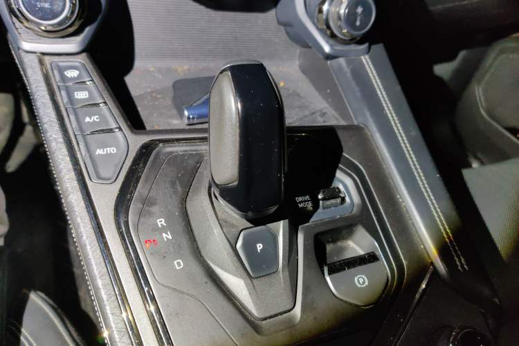 Used Lynk & Co 01 2021 2.0TD Four-Wheel Drive Dark Night Edition Gear Lever