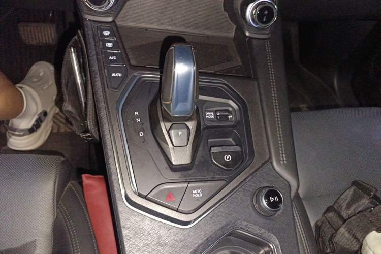 Used Lynk & Co 01 2021 2.0TD Two-Wheel-Drive Pro Trim Gear Lever