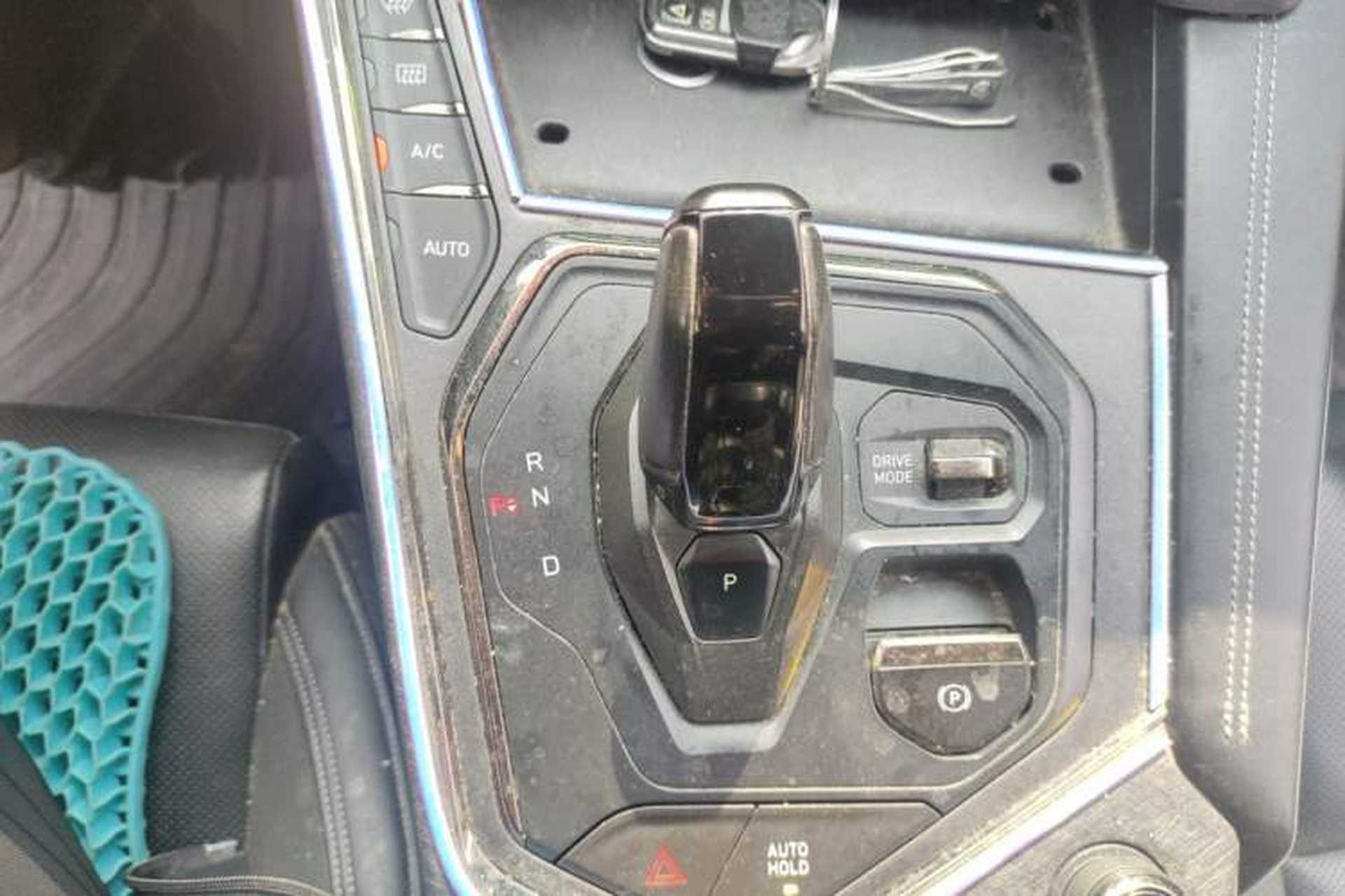 Used Lynk & Co 01 2021 2.0TD Four-Wheel Drive Dark Night Edition Gear Lever