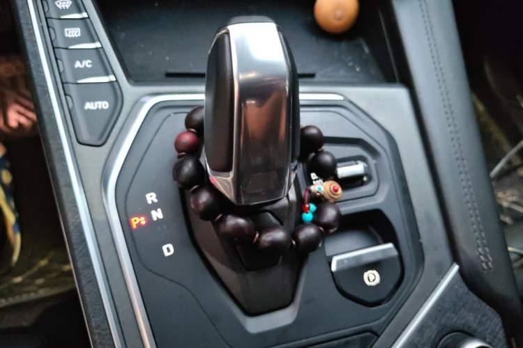 Used Lynk & Co 01 2021 2.0TD Two-Wheel Drive Zhaopu Pro Gear Lever
