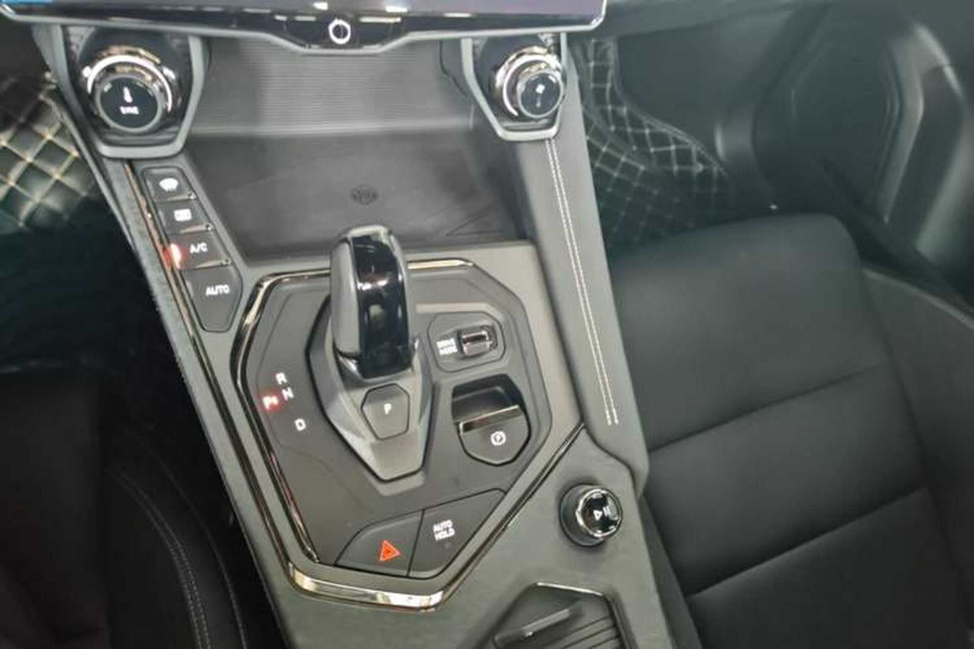 Used Lynk & Co 01 2021 2.0TD Four-Wheel Drive Dark Night Edition Gear Lever