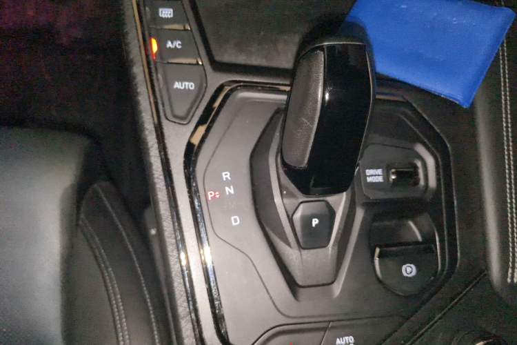Used Lynk & Co 01 2021 2.0TD Four-Wheel Drive Dark Night Edition Gear Lever