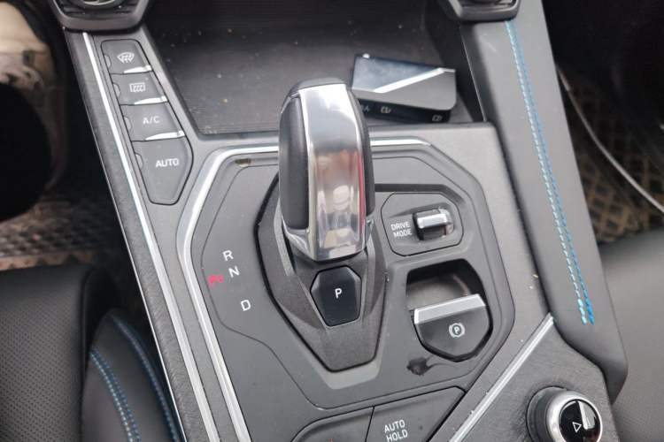 Used Lynk & Co 01 2021 2.0TD Two-Wheel Drive Zhaopu Pro Gear Lever