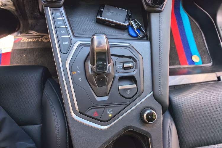 Used Lynk & Co 01 2021 2.0TD Two-Wheel-Drive Pro Trim Gear Lever