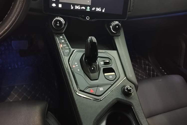Used Lynk & Co 01 2021 2.0TD Four-Wheel Drive Dark Night Edition Gear Lever