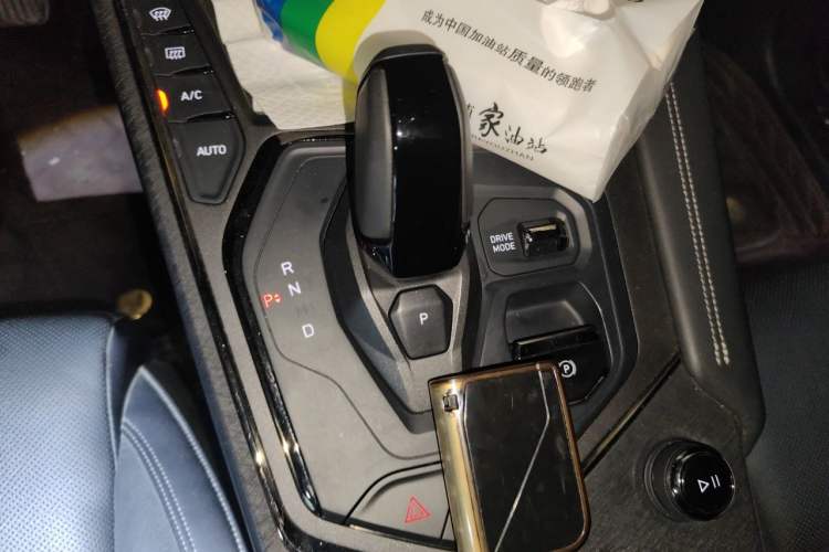Used Lynk & Co 01 2021 2.0TD Four-Wheel Drive Dark Night Edition Gear Lever