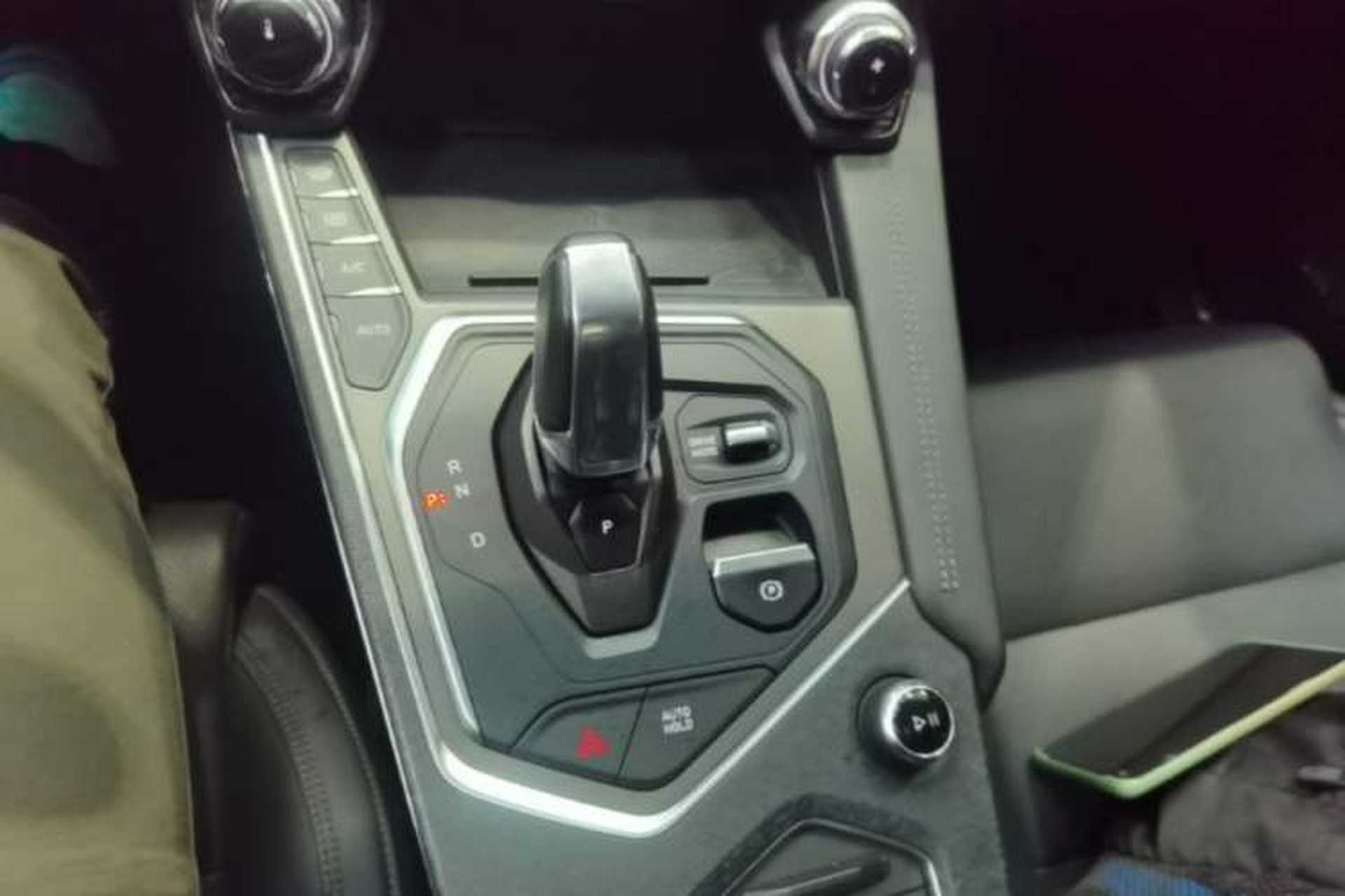 Used Lynk & Co 01 2021 2.0TD Two-Wheel-Drive Pro Trim Gear Lever