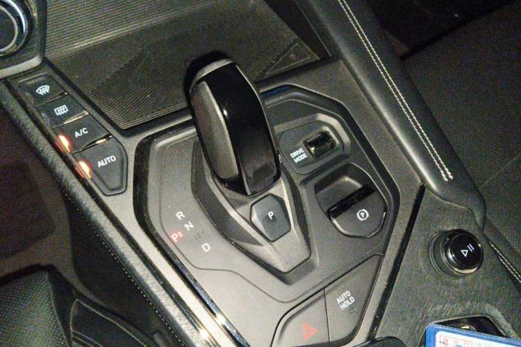 Used Lynk & Co 01 2021 2.0TD Four-Wheel Drive Dark Night Edition Gear Lever