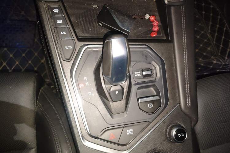 Used Lynk & Co 01 2021 2.0TD Two-Wheel-Drive Pro Trim Gear Lever