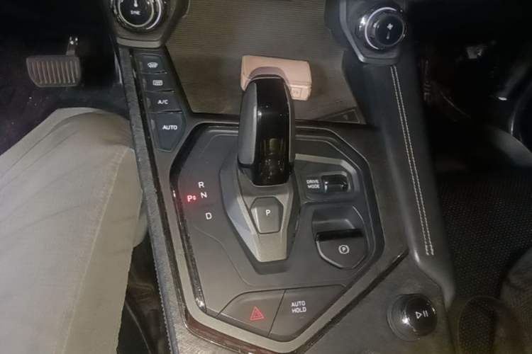 Used Lynk & Co 01 2021 2.0TD Four-Wheel Drive Dark Night Edition Gear Lever