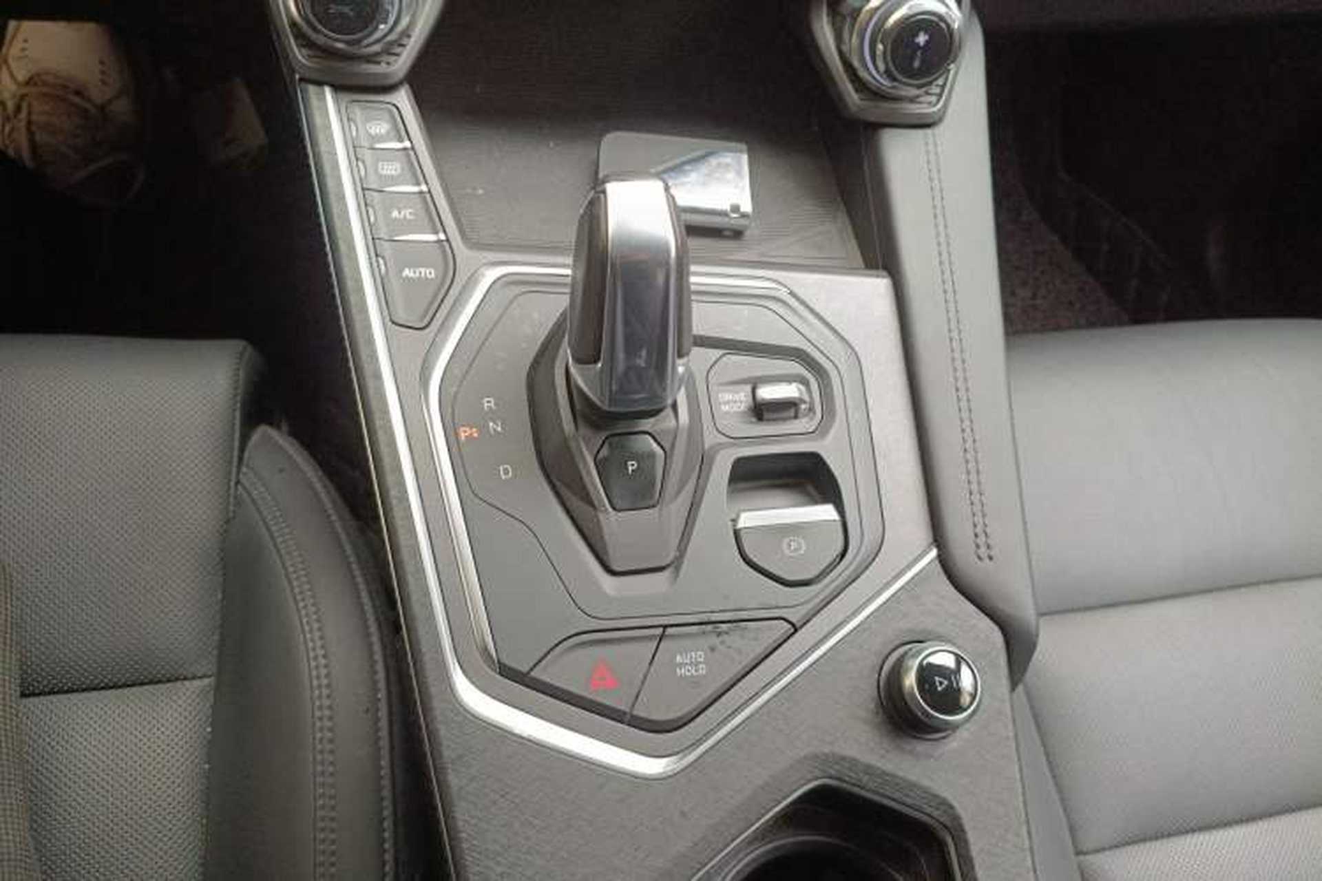 Used Lynk & Co 01 2021 2.0TD Two-Wheel-Drive Pro Trim Gear Lever