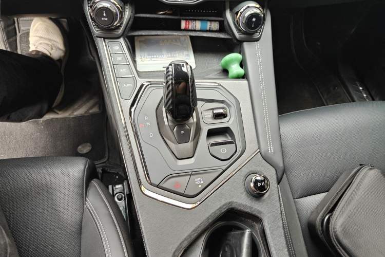 Used Lynk & Co 01 2021 2.0TD Four-Wheel Drive Dark Night Edition Gear Lever