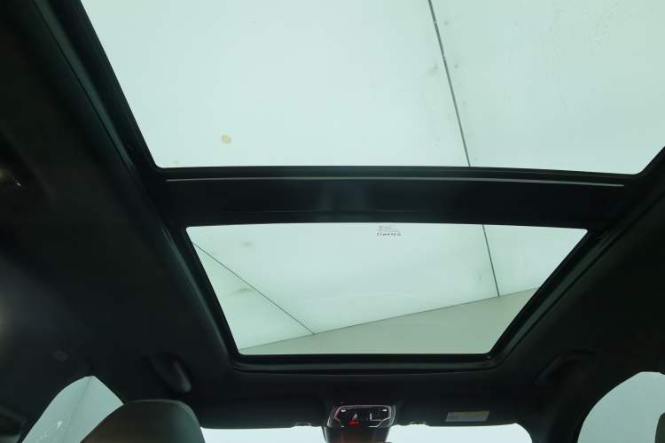 Used Lynk & Co 01 2021 2.0TD Four-Wheel Drive Dark Night Edition Headliner
