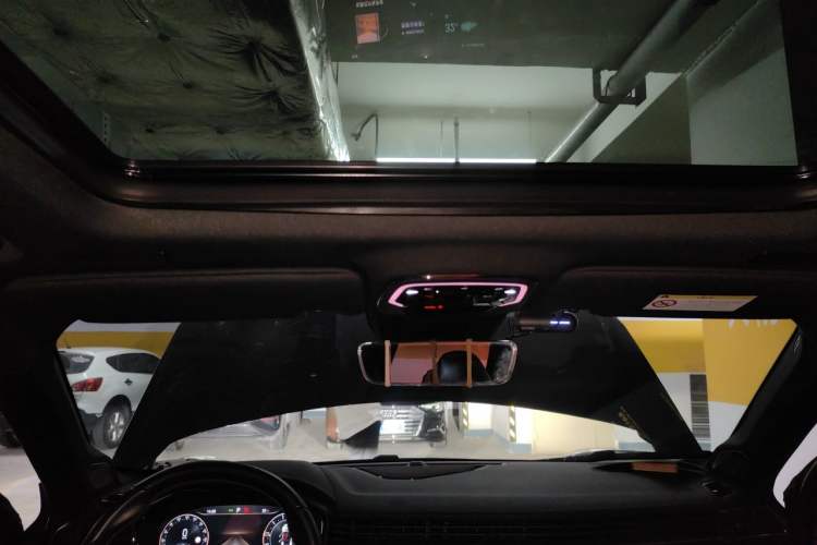 Used Lynk & Co 01 2021 2.0TD Four-Wheel Drive Dark Night Edition Headliner