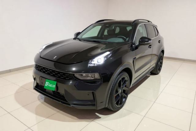 Ojetý Lynk & Co 01 2021 2.0TD Four-Wheel Drive Dark Night Edition