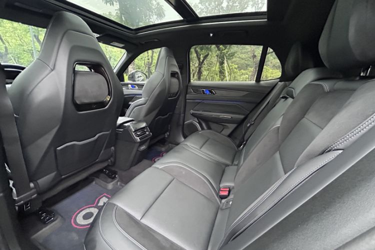 Used Lynk & Co 01 2021 2.0TD Four-Wheel Drive Dark Night Edition Interior 1