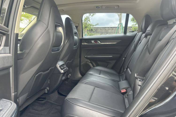Used Lynk & Co 01 2021 2.0TD Two-Wheel-Drive Pro Trim Interior 2
