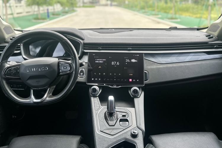 Used Lynk & Co 01 2021 2.0TD Two-Wheel-Drive Pro Trim Interior 4