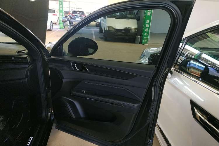 Used Lynk & Co 01 2021 2.0TD Four-Wheel Drive Dark Night Edition Interior 5