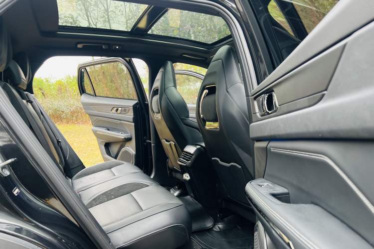 Used Lynk & Co 01 2021 2.0TD Four-Wheel Drive Dark Night Edition Interior 6