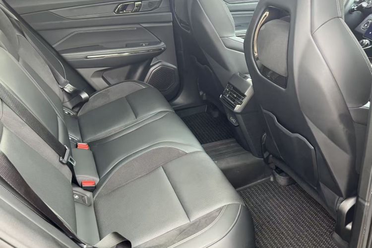 Used Lynk & Co 01 2021 2.0TD Four-Wheel Drive Dark Night Edition Interior 8