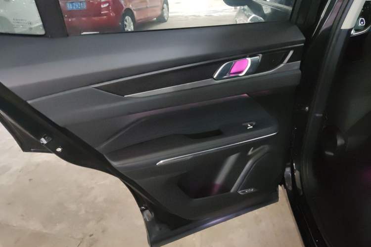 Used Lynk & Co 01 2021 2.0TD Two-Wheel-Drive Pro Trim Interior 8
