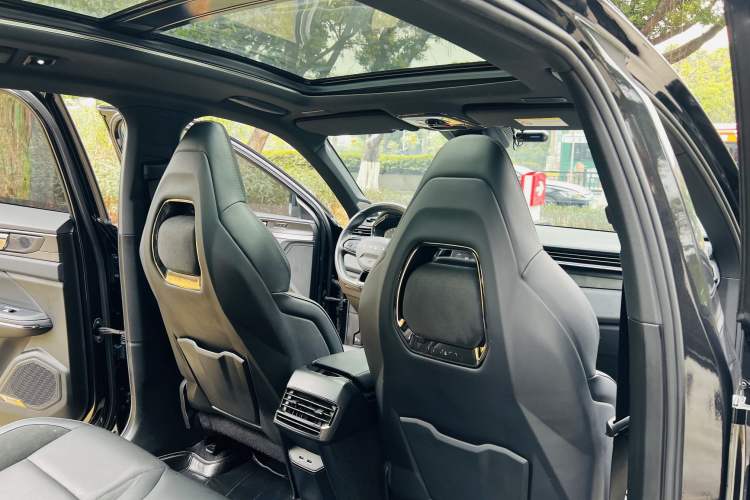 Used Lynk & Co 01 2021 2.0TD Four-Wheel Drive Dark Night Edition Interior 9