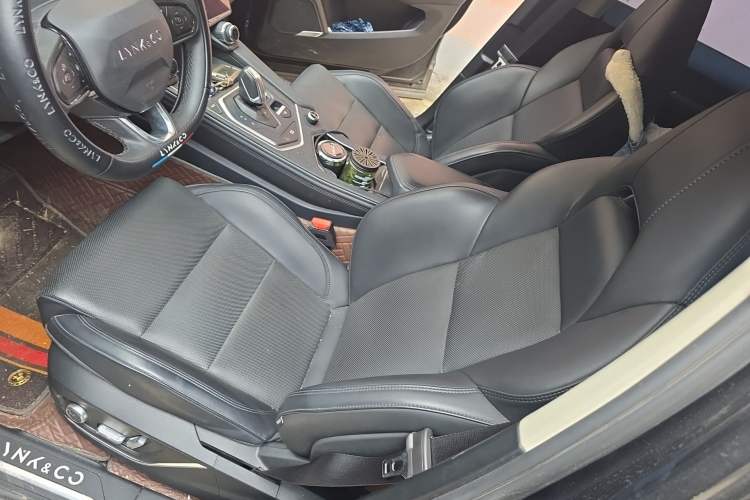 Used Lynk & Co 01 2021 2.0TD Two-Wheel-Drive Pro Trim Left Front Seat