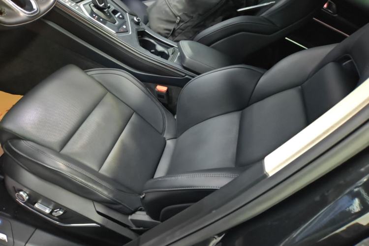 Used Lynk & Co 01 2021 2.0TD Two-Wheel-Drive Pro Trim Left Front Seat