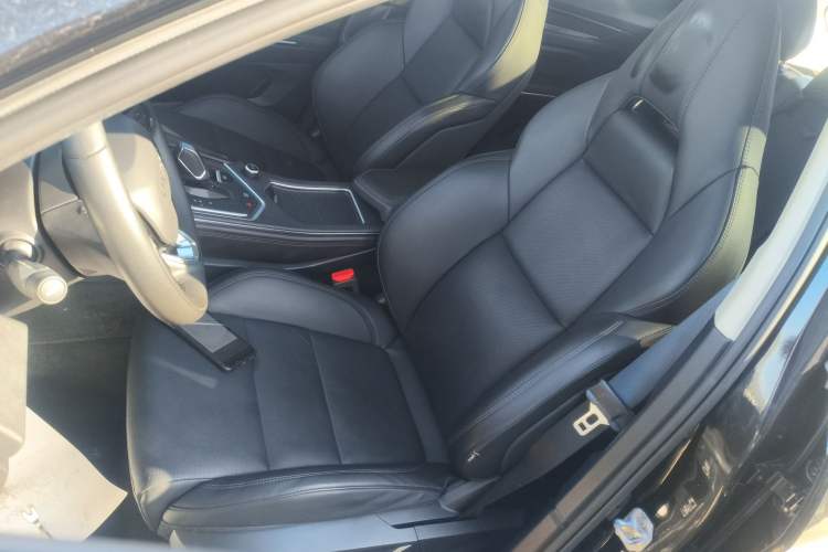 Used Lynk & Co 01 2021 2.0TD Two-Wheel-Drive Pro Trim Left Front Seat
