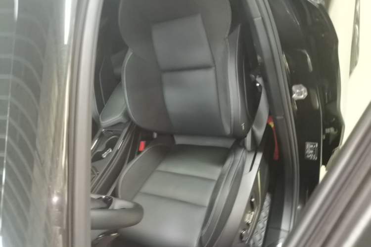 Used Lynk & Co 01 2021 2.0TD Four-Wheel Drive Hype-Halo Left Front Seat