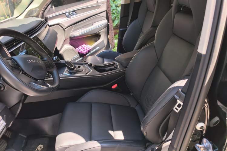 Used Lynk & Co 01 2021 2.0TD Two-Wheel-Drive Pro Trim Left Front Seat