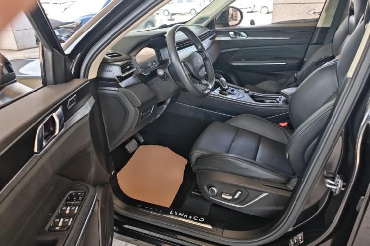 Used Lynk & Co 01 2021 2.0TD Two-Wheel-Drive Pro Trim Left Front Seat