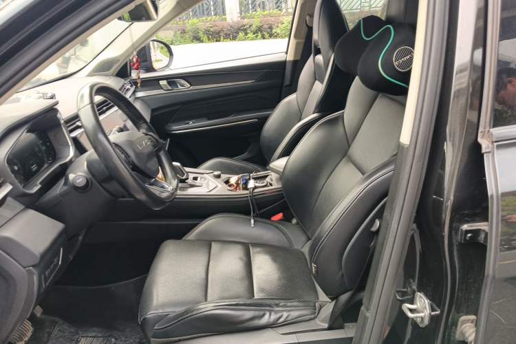 Used Lynk & Co 01 2021 2.0TD Two-Wheel-Drive Pro Trim Left Front Seat