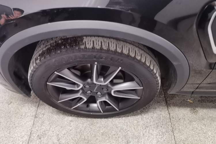 Used Lynk & Co 01 2021 2.0TD Two-Wheel-Drive Pro Trim Left Front Wheel Hub