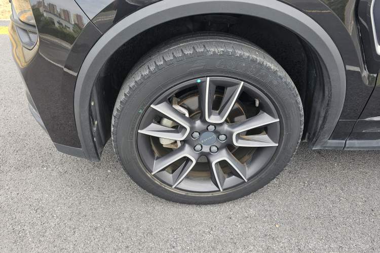 Used Lynk & Co 01 2021 2.0TD Two-Wheel-Drive Pro Trim Left Front Wheel Hub