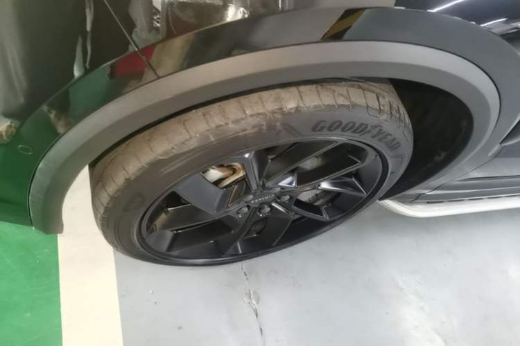 Used Lynk & Co 01 2021 2.0TD Four-Wheel Drive Dark Night Edition Left Front Wheel Hub