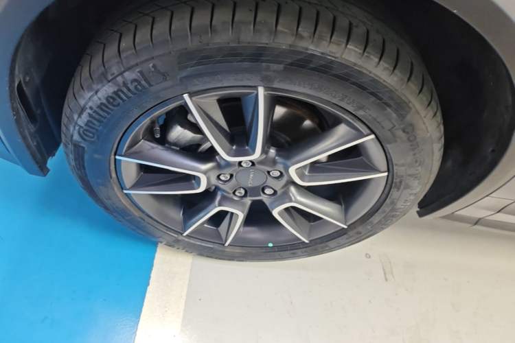 Used Lynk & Co 01 2021 2.0TD Two-Wheel-Drive Pro Trim Left Front Wheel Hub