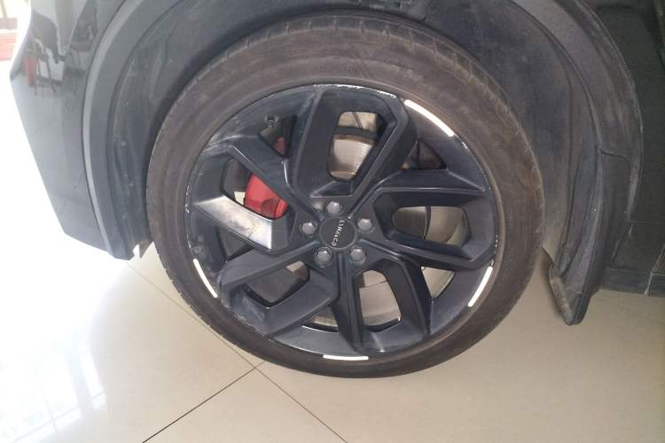 Used Lynk & Co 01 2021 2.0TD Four-Wheel Drive Dark Night Edition Left Front Wheel Hub