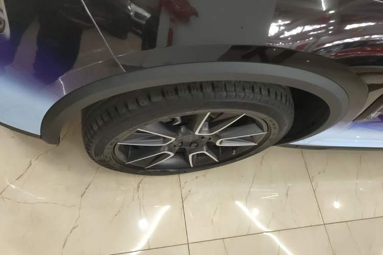Used Lynk & Co 01 2021 2.0TD Two-Wheel-Drive Pro Trim Left Front Wheel Hub