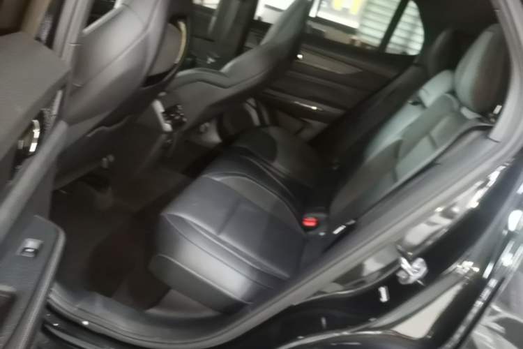 Used Lynk & Co 01 2021 2.0TD Four-Wheel Drive Dark Night Edition Left Rear Seat
