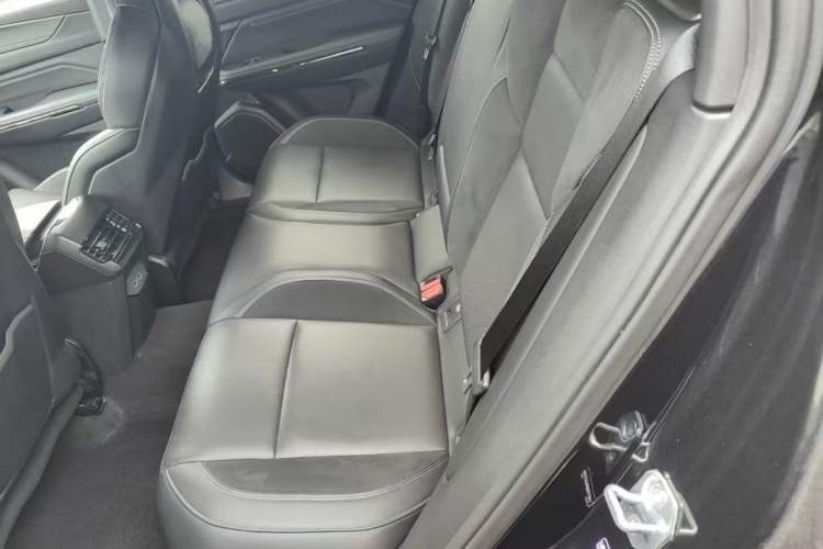 Used Lynk & Co 01 2021 2.0TD Four-Wheel Drive Dark Night Edition Left Rear Seat