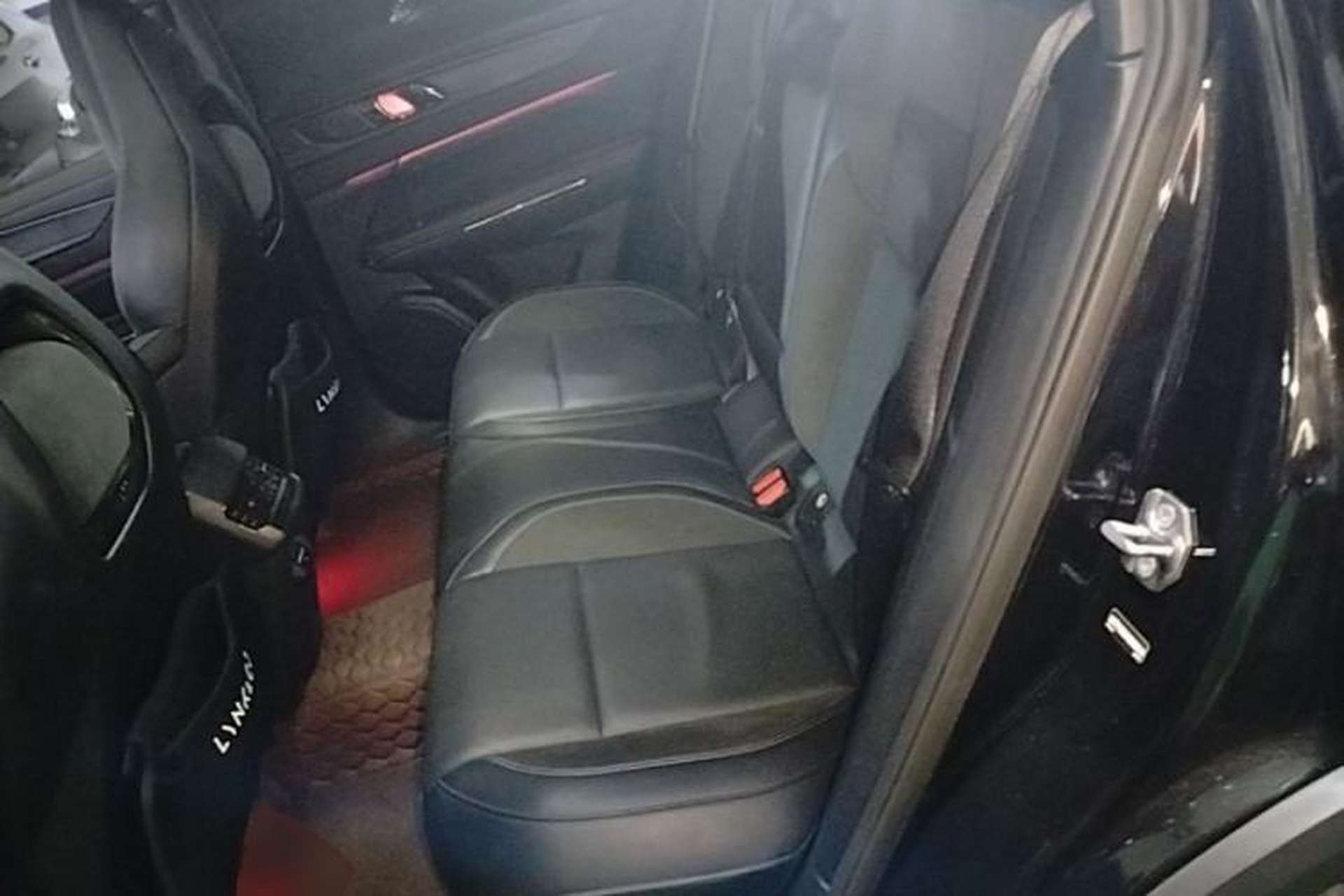 Used Lynk & Co 01 2021 2.0TD Four-Wheel Drive Dark Night Edition Left Rear Seat