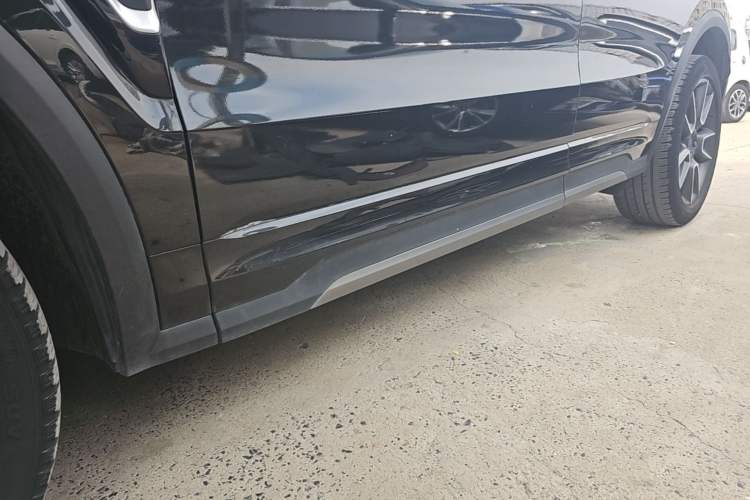 Used Lynk & Co 01 2021 2.0TD Two-Wheel-Drive Pro Trim Left Side Sill
