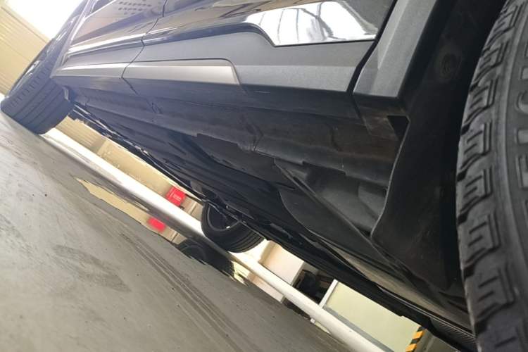 Used Lynk & Co 01 2021 2.0TD Two-Wheel-Drive Pro Trim Left Side Sill