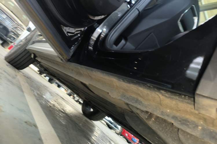Used Lynk & Co 01 2021 2.0TD Two-Wheel-Drive Pro Trim Left Side Sill