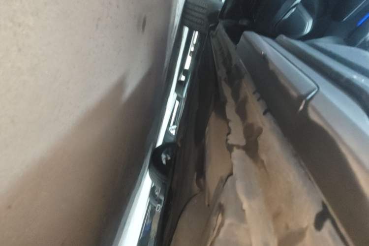 Used Lynk & Co 01 2021 2.0TD Two-Wheel-Drive Pro Trim Left Side Sill