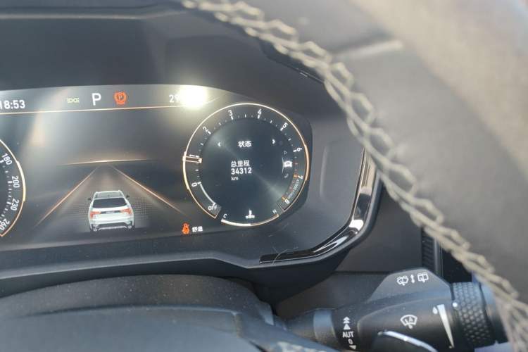 Used Lynk & Co 01 2021 2.0TD Four-Wheel Drive Dark Night Edition Odometer Close Up
