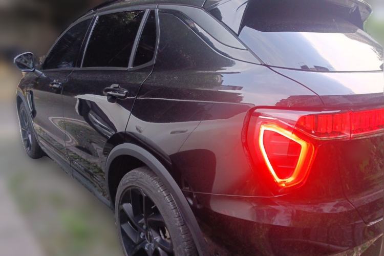 Used Lynk & Co 01 2021 2.0TD Four-Wheel Drive Dark Night Edition Rear Left 45 Deg