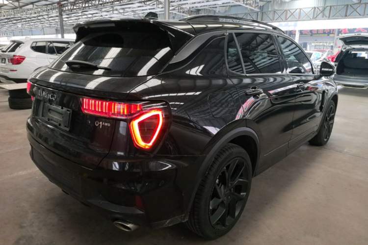 Used Lynk & Co 01 2021 2.0TD Four-Wheel Drive Dark Night Edition Rear Right 45 Deg